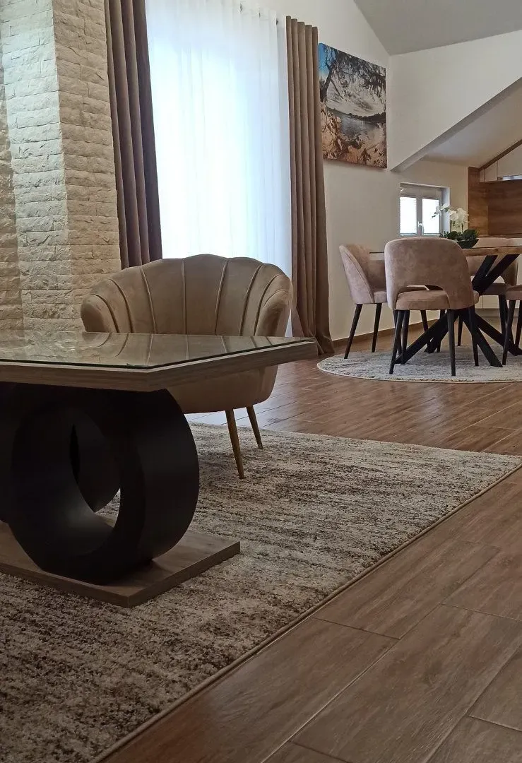Izdavanje, jednosoban stan, 75m², Dumidran, Tivat