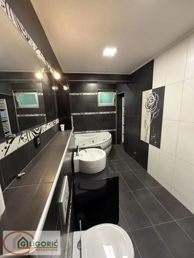 Sale, three bedroom apartment, 103m², Cvetni Trg, Vračar Sve Podlokacije