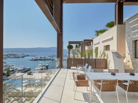 Sale, three bedroom apartment, 491m², Porto Montenegro, Tivat - image 2