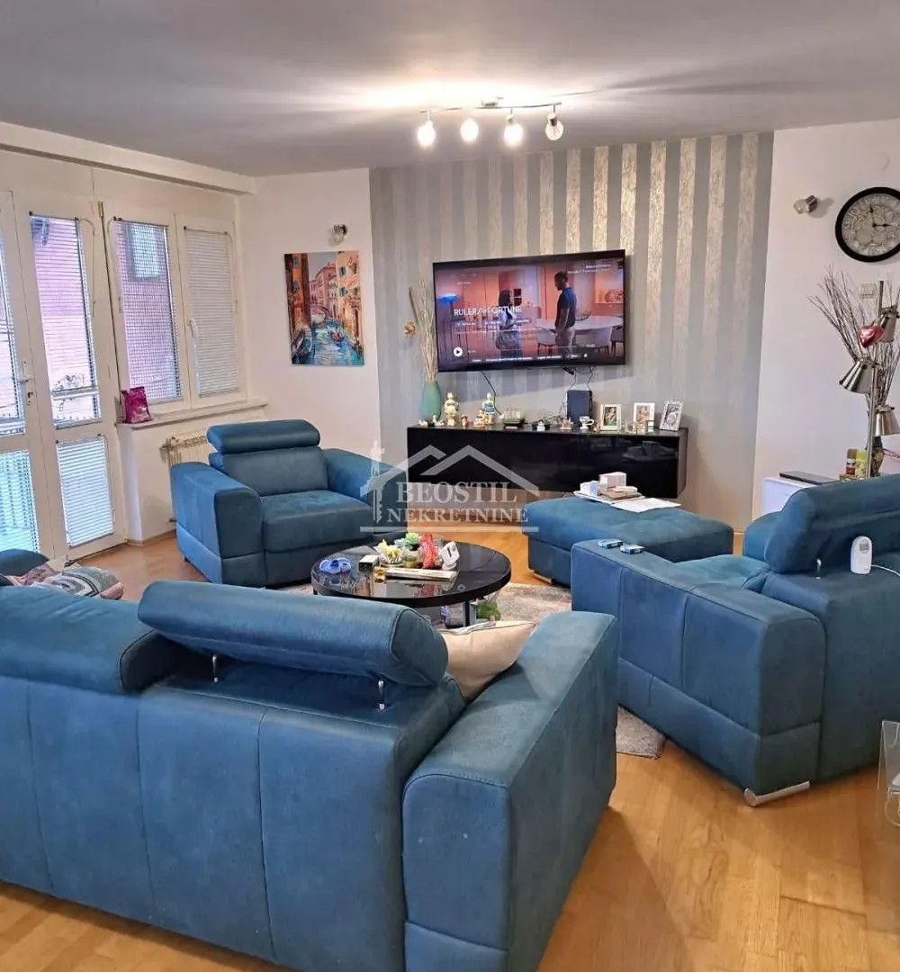 Prodaja, trosoban stan, 79m², Karaburma, Palilula Sve Podlokacije