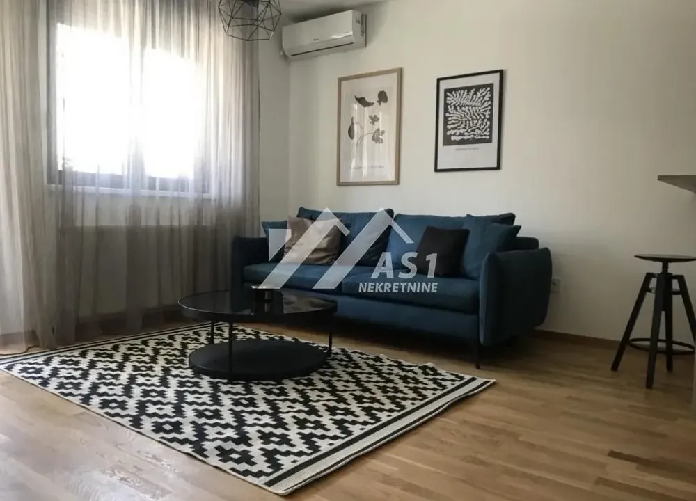 Izdavanje, jednosoban stan, 42m², Sajam, Novi Sad Sve Podlokacije