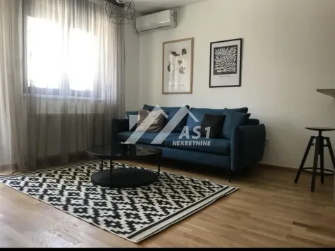 Izdavanje, jednosoban stan, 42m², Sajam, Novi Sad Sve Podlokacije