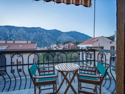 Izdavanje, jednosoban stan, 40m², Dobrota, Kotor - image 2