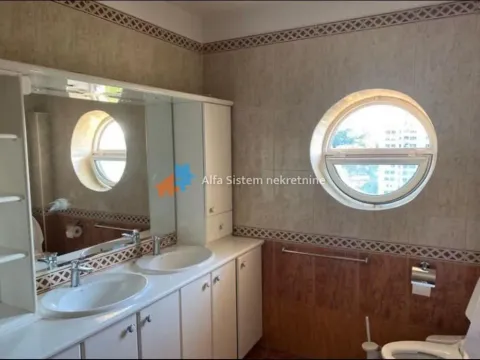 Rent, four bedroom apartment, 250m², Savski Venac, Beograd - image 24