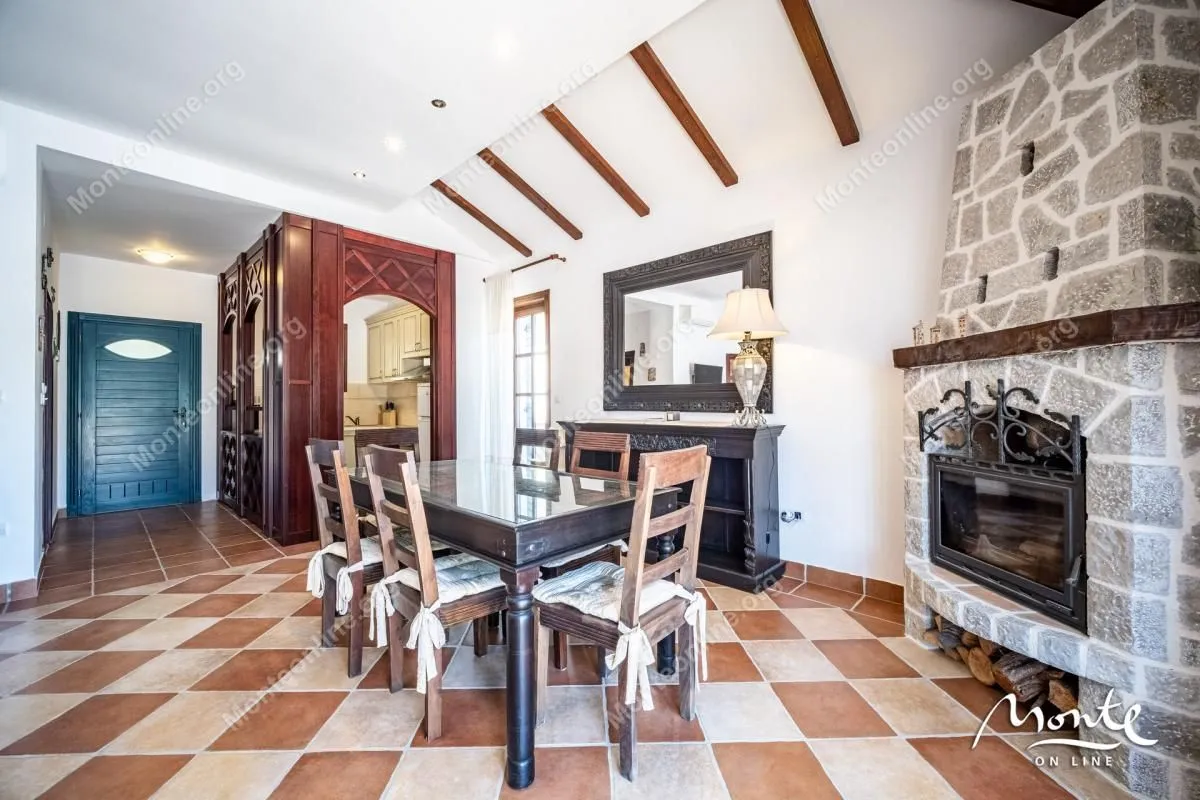 Prodaja, dvosoban stan, 92m², Kostanjica, Kotor