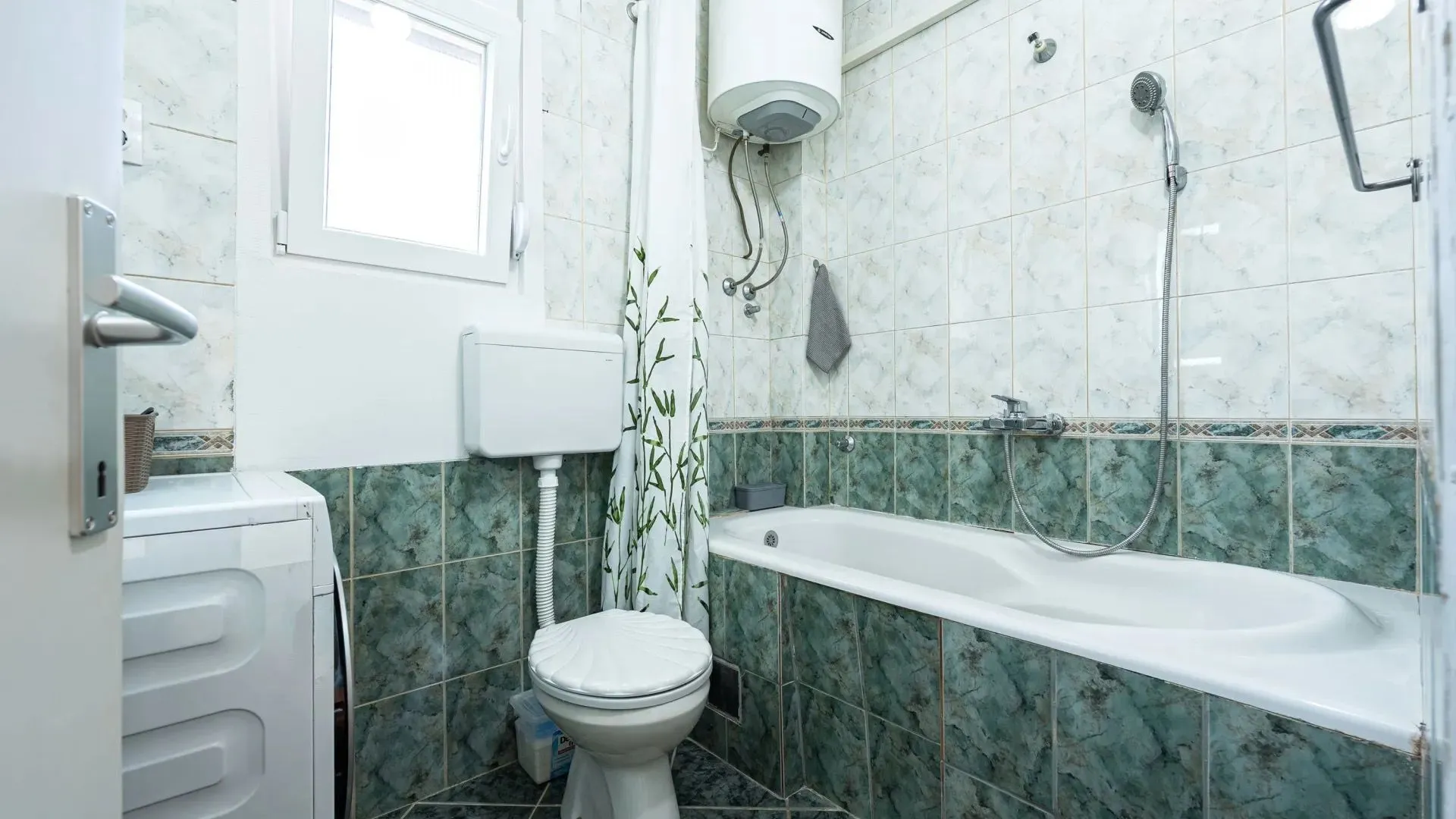 Izdavanje, trosoban stan, 100m², Dalmatinska ulica, Podgorica