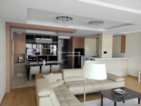 Izdavanje, četvorosoban stan, 180m², Kalenić Pijaca, Vračar Sve Podlokacije - image 13