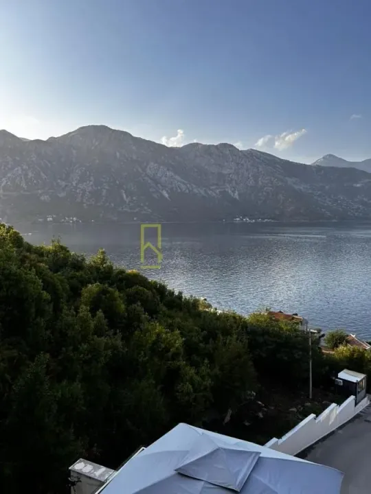 Prodaja, trosoban stan, 145m², Kostanjica, Kotor