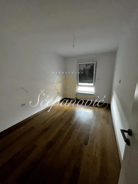 Izdavanje, trosoban stan, 65m², Rotkvarija, Novi Sad Sve Podlokacije