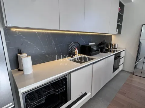 Izdavanje, trosoban stan, 89m², Savski Venac, Beograd - image 19