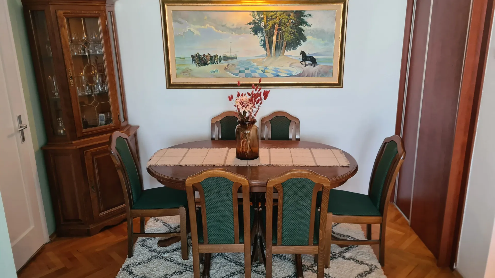 Izdavanje, dvosoban stan, 65m², Stara Varoš, Podgorica