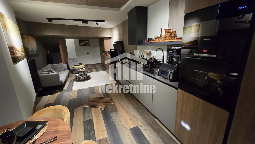 Sale, three bedroom apartment, 80m², Slavujev Venac, Zvezdara Sve Podlokacije