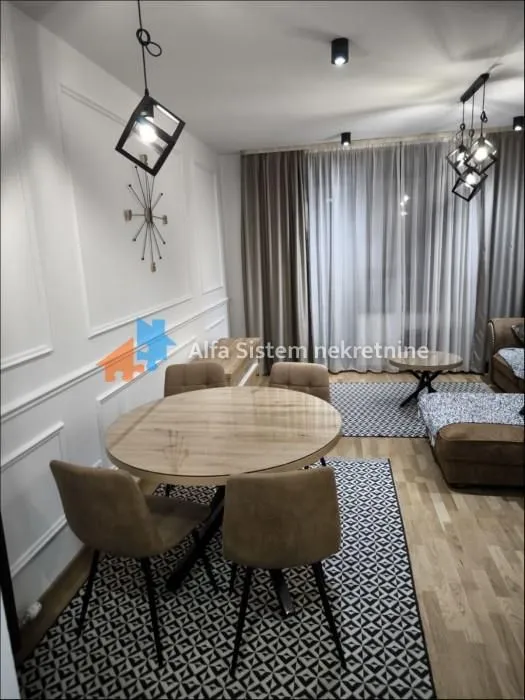 Izdavanje, trosoban stan, 60m², Južni Bulevar, Vračar Sve Podlokacije