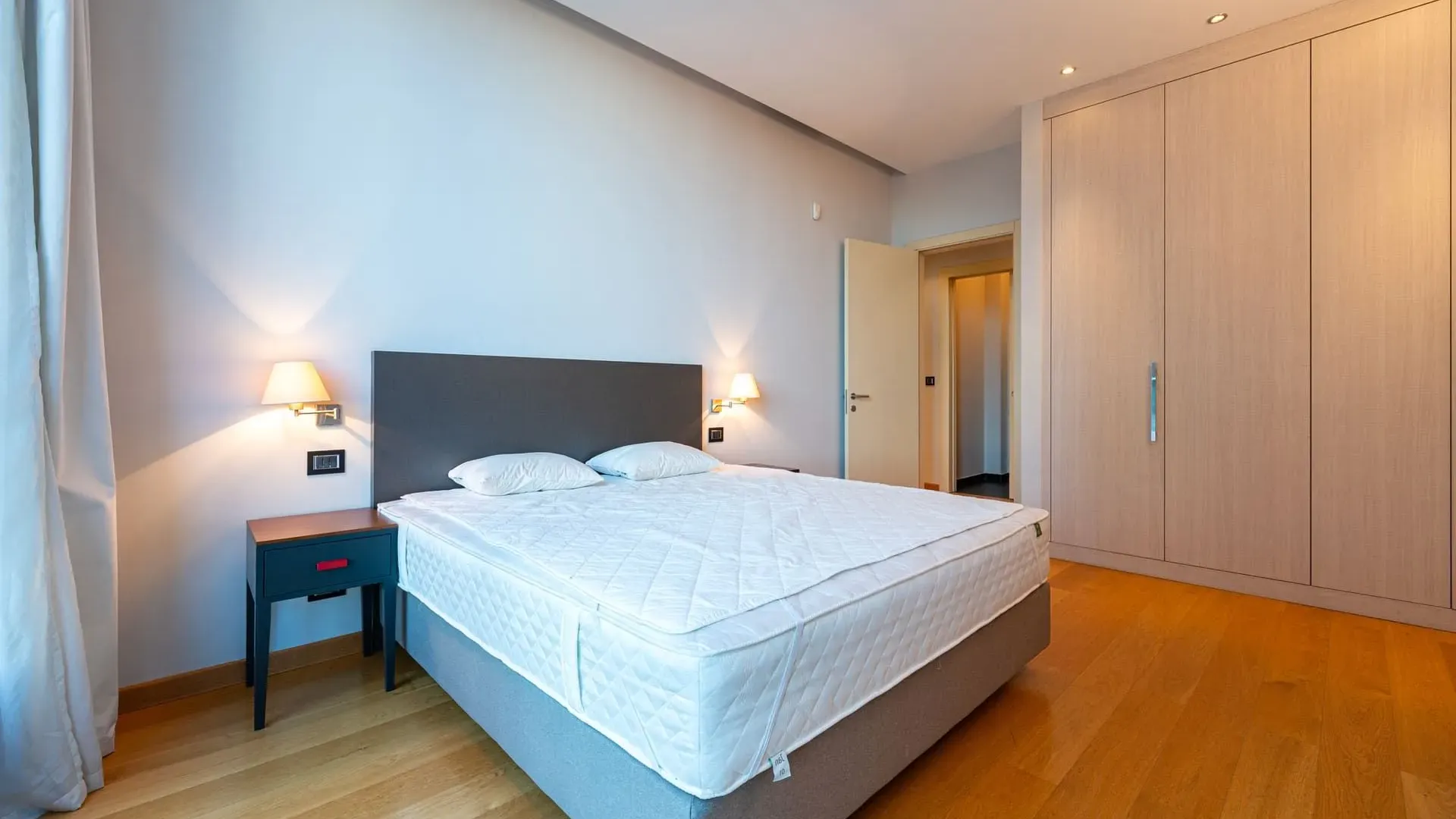 Prodaja, dvosoban stan, 106m², Kod Capital Plaze, Podgorica