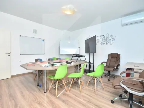 Izdavanje, poslovni prostor, 90m², Gorica C, Podgorica - image 3