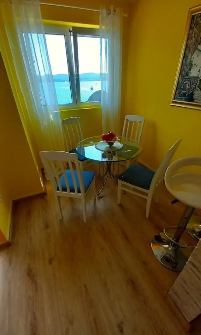 Rent, one bedroom apartment, 50m², Centar, Tivat