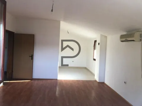 Izdavanje, kuća, 200m², Zagorič, Podgorica - image 3