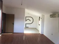 Izdavanje, kuća, 200m², Zagorič, Podgorica - image 3