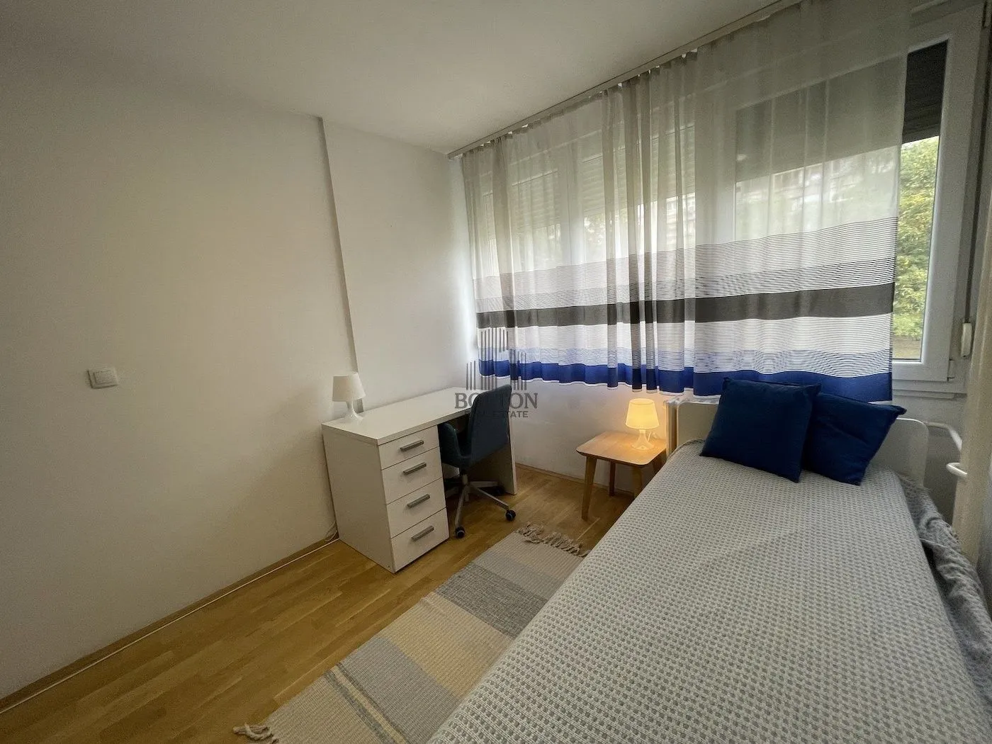 Rent, four bedroom apartment, 73m², Novi Beograd Blok 22, Novi Beograd Sve Podlokacije
