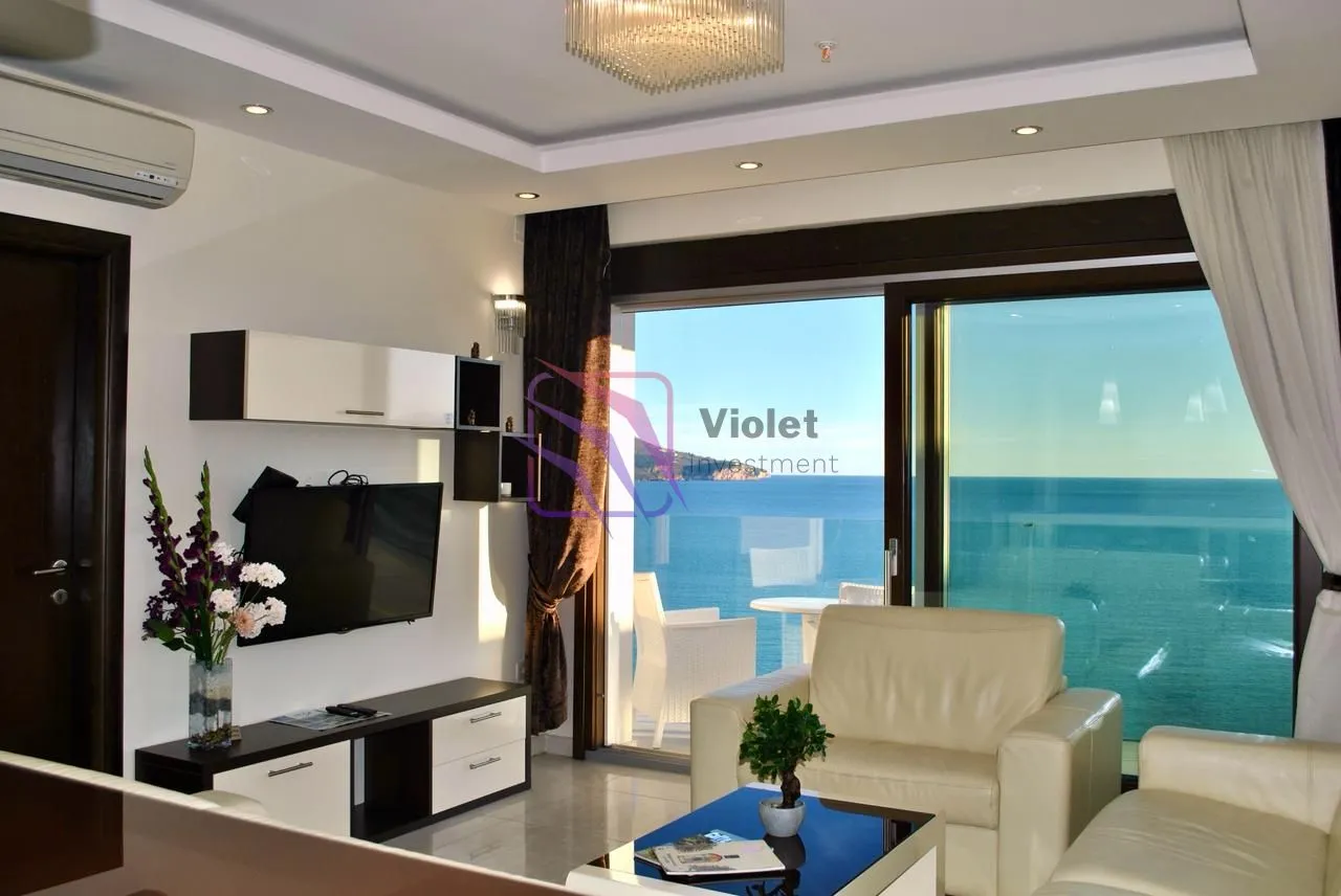 Rent, two bedroom apartment, 80m², Bečići, Budva