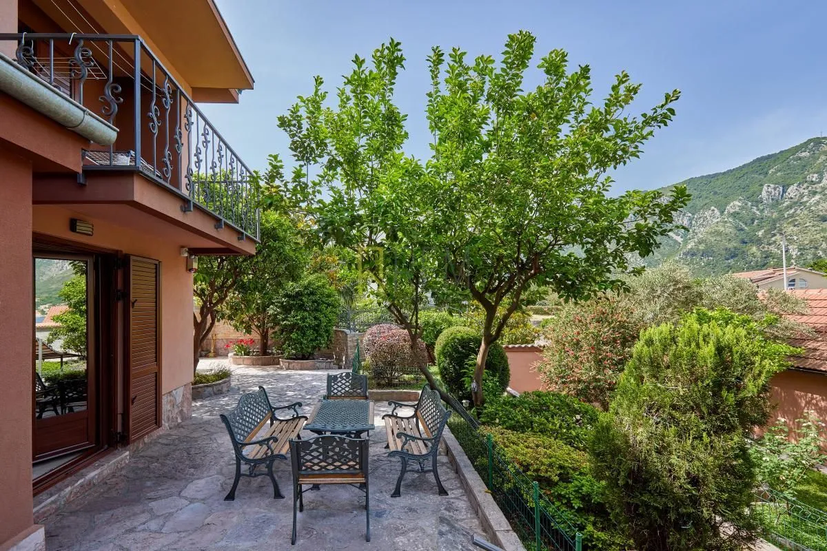 Prodaja, kuća, 120m², Dobrota, Kotor