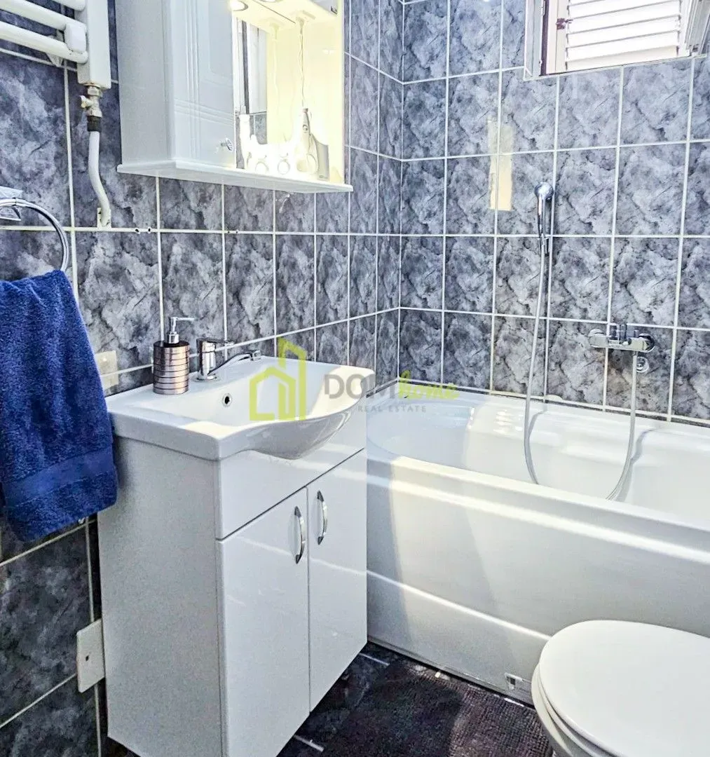 Sale, house, 350m², Momišići, Podgorica