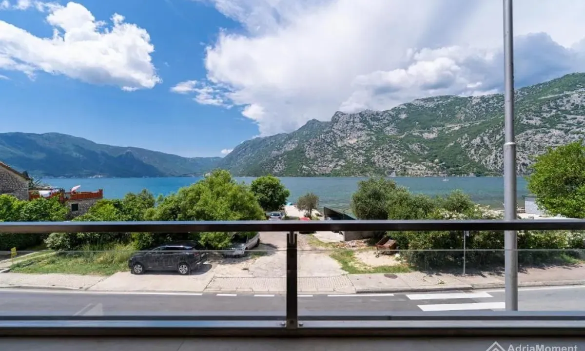 Sale, studio apartment, 33m², Risan, Kotor
