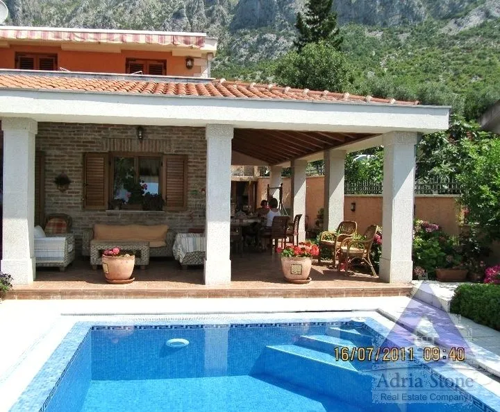 Prodaja, kuća, 300m², Orahovac, Kotor