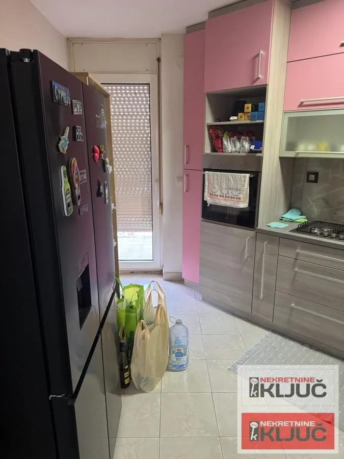 Prodaja, dvosoban stan, 73m², Novo naselje, Novi Sad