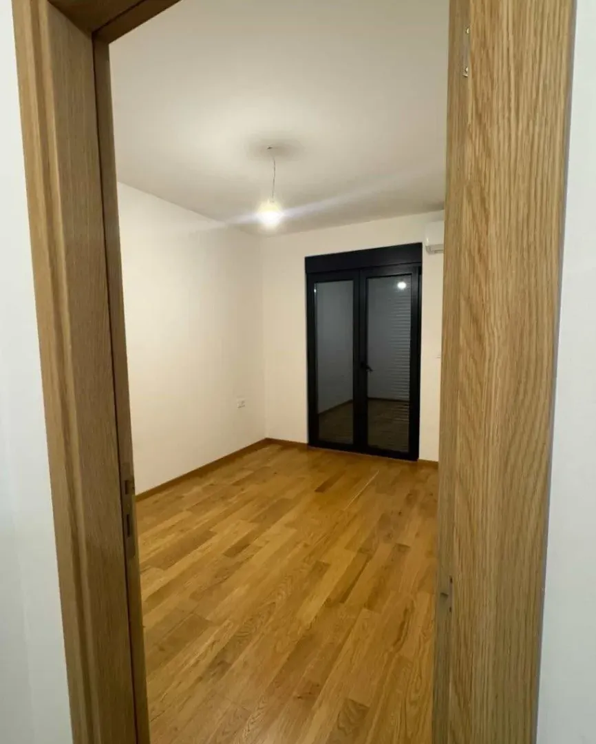 Izdavanje, jednosoban stan, 46m², City Kvart, Podgorica