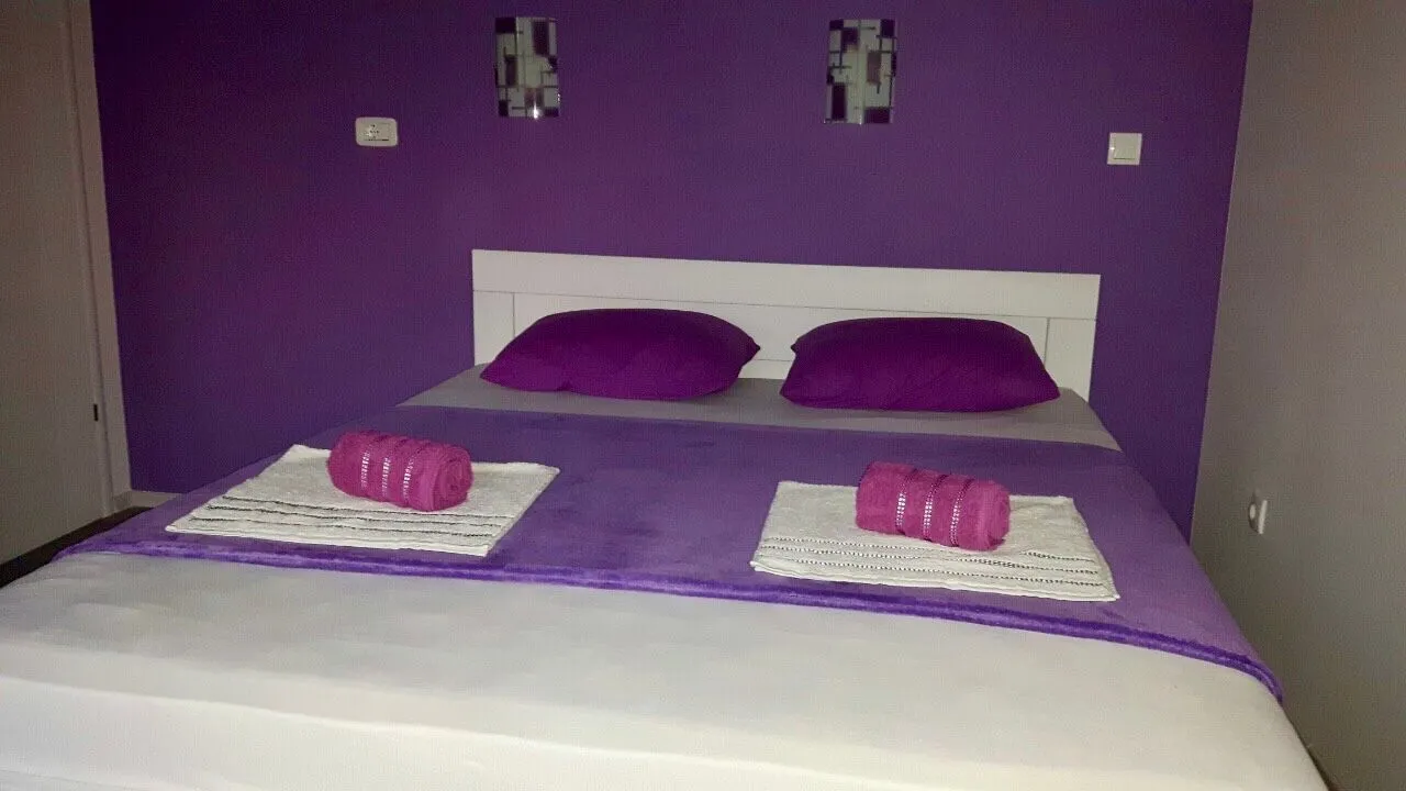 Izdavanje, jednosoban stan, 55m², Centar, Bar