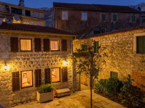 Sale, house, 355m², Prčanj, Kotor - image 5