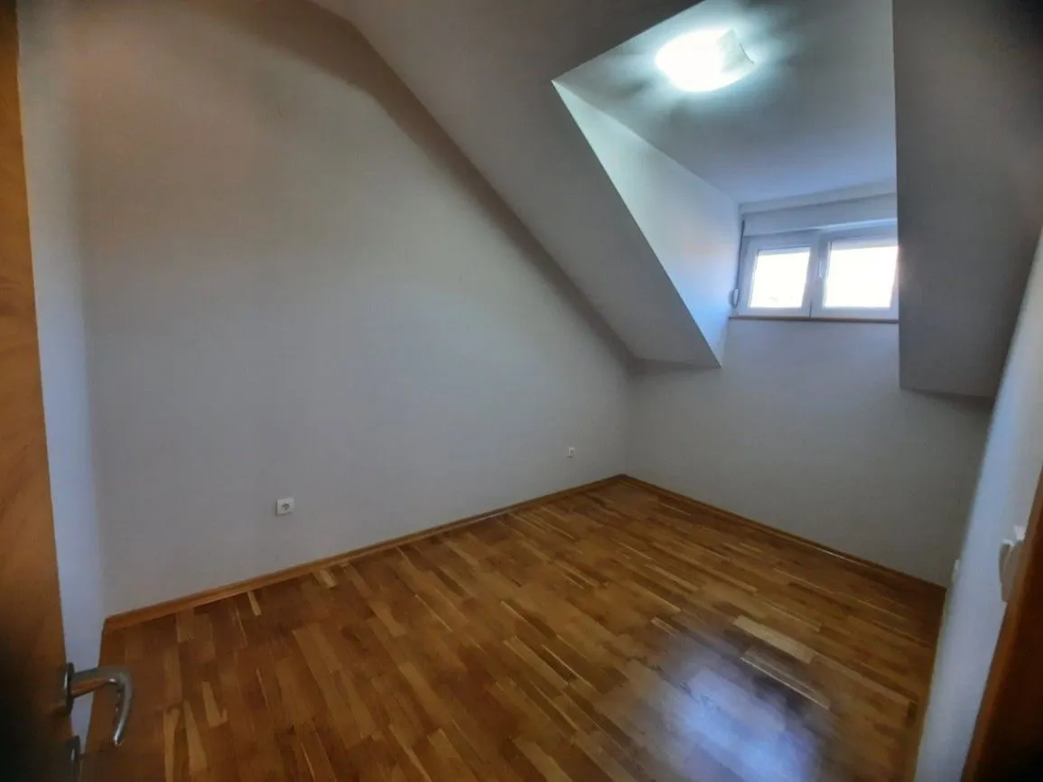 Prodaja, dvosoban stan, 62m², Cetinje, Crna Gora