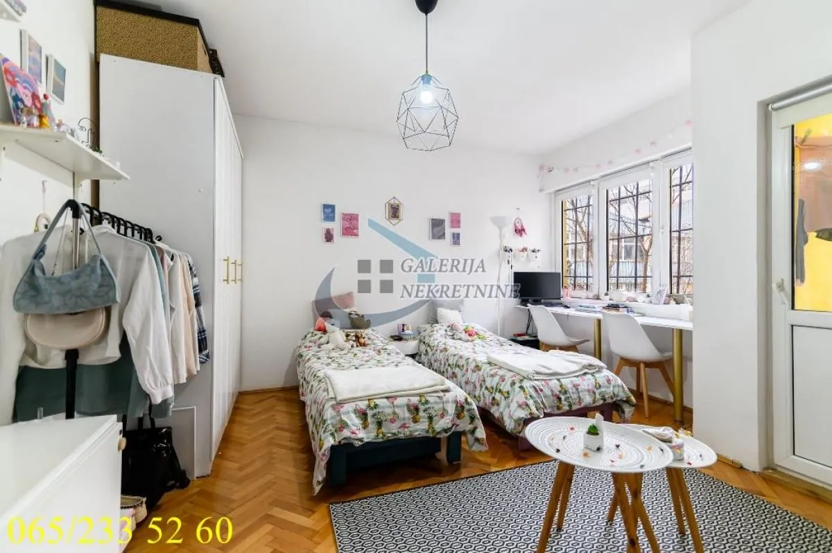 Prodaja, dvosoban stan, 61m², Slavujev Venac, Zvezdara Sve Podlokacije