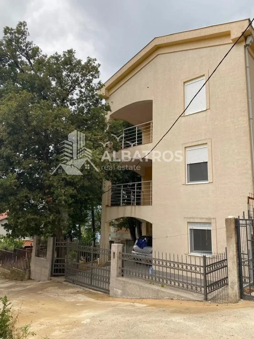 Sale, house, 180m², Ratac, Bar