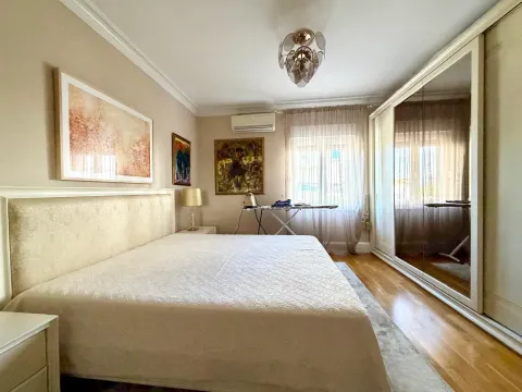 Prodaja, dvosoban stan, 120m², City Kvart, Podgorica - image 5