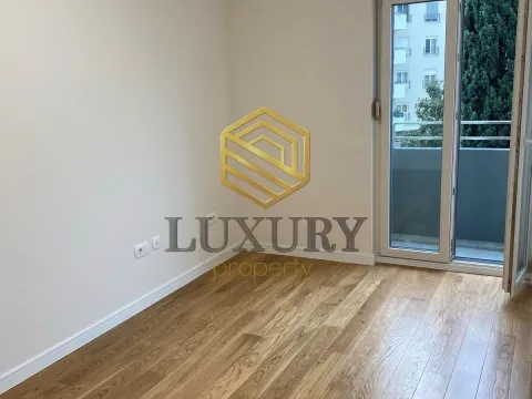 Rent, office space, 40m², Central Point, Podgorica - image 1