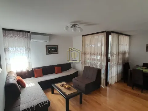 Prodaja, trosoban stan, 78m2, Blok 9, Podgorica Prodaja, trosoban stan, 78m2, Blok 9, Podgorica