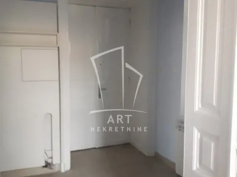 Sale, five bedroom apartment, 180m², Savski Venac, Beograd - image 9