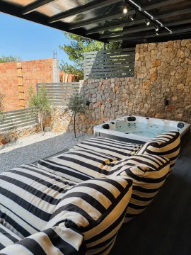 Rent, three bedroom apartment, 125m², Tivat, Crna Gora - image 4