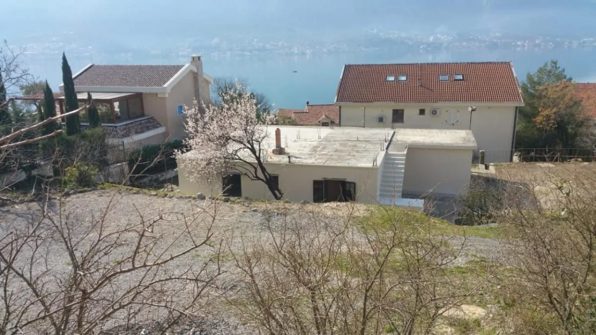 Prodaja, plac, 1300m², Dobrota, Kotor