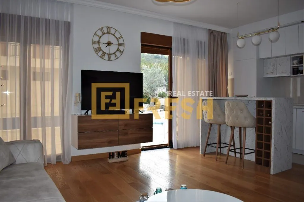 Rent, one bedroom apartment, 51m², Tivat, Crna Gora