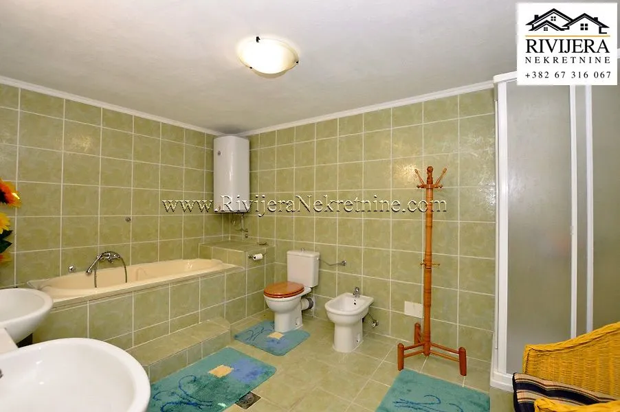 Sale, house, 200m², Baošići, Herceg Novi