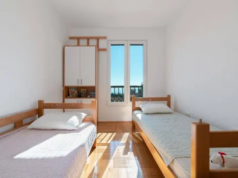 Sale, two bedroom apartment, 69m², Bečići, Budva - image 2