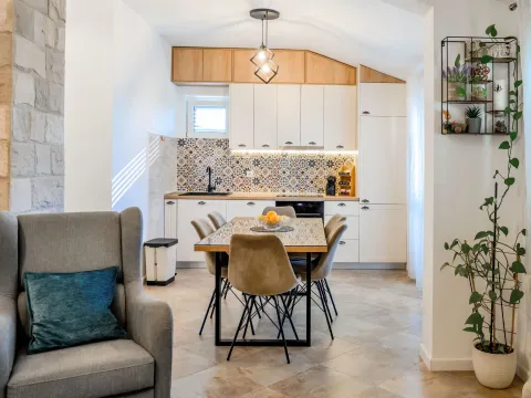 Rent, three bedroom apartment, 120m², Mrčevac, Tivat - image 2