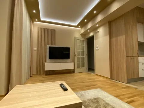 Izdavanje, jednosoban stan, 50m², Pobrežje, Podgorica - image 5