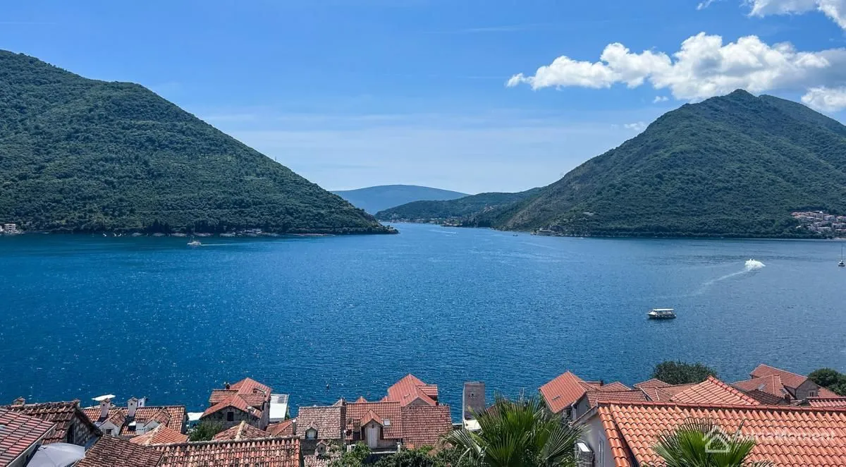 Sale, apartment, 87m², Perast, Kotor