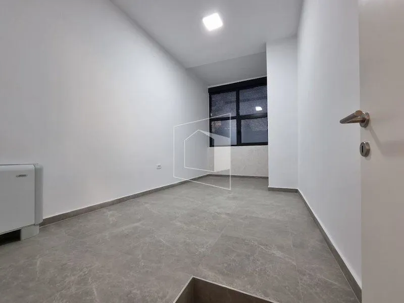 Sale, house, 400m², Tološi, Podgorica