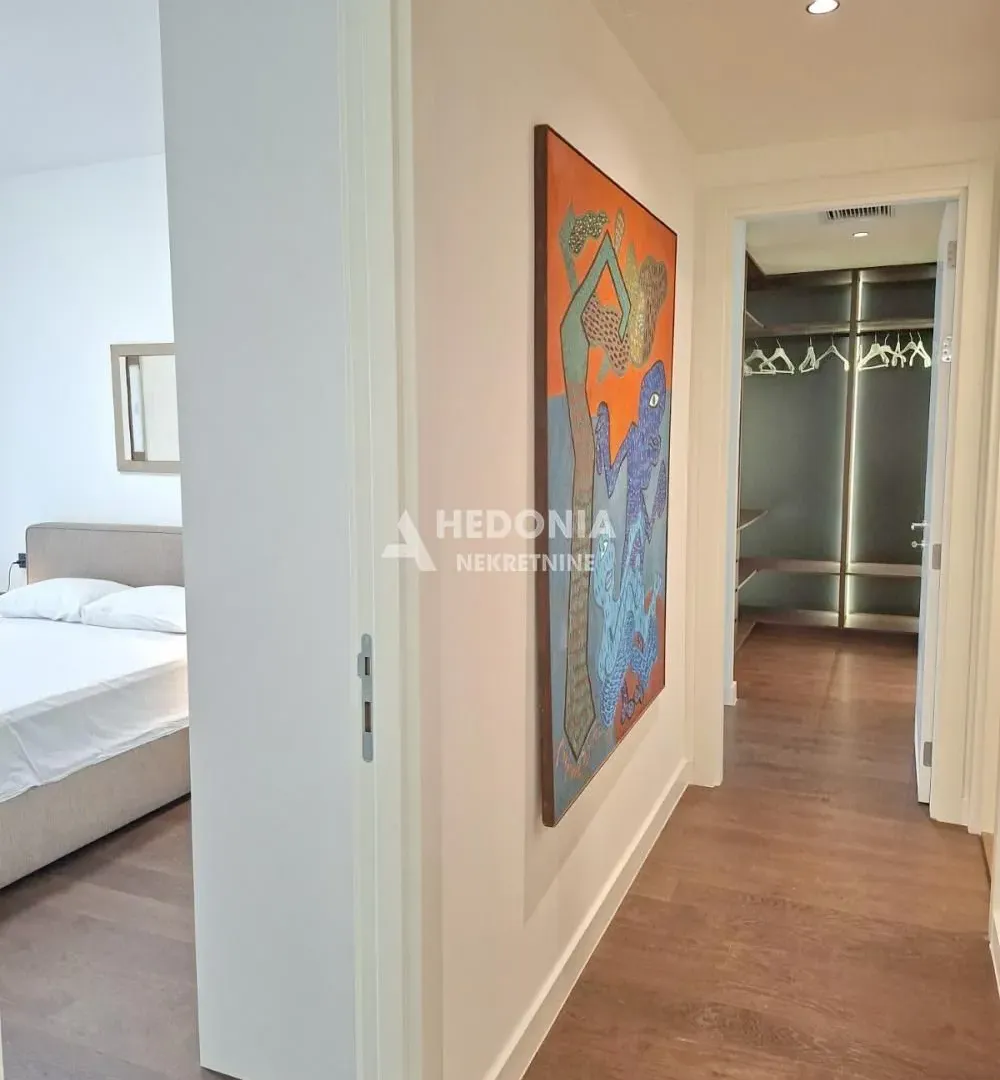Izdavanje, trosoban stan, 110m², Savski Venac, Beograd