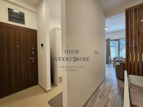 Izdavanje, jednosoban stan, 42m², Centar, Bar - image 13